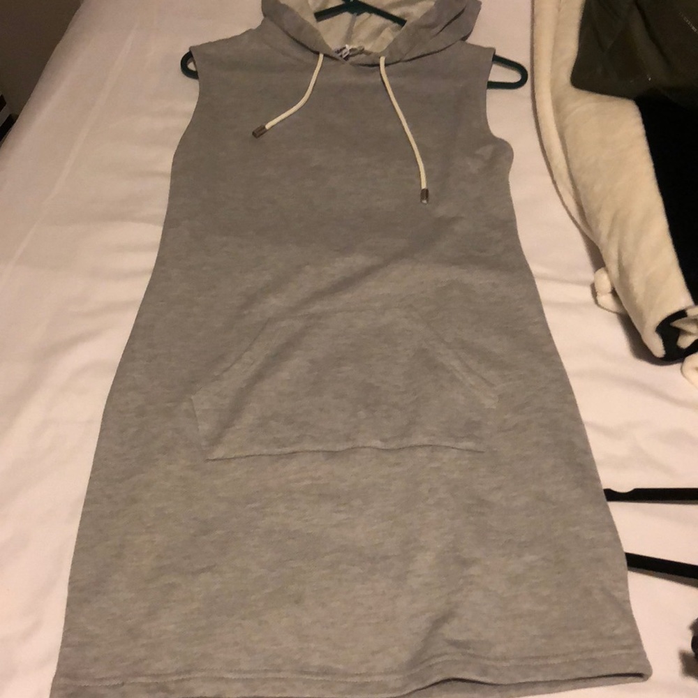 MISS HOLLY grey hoody dress